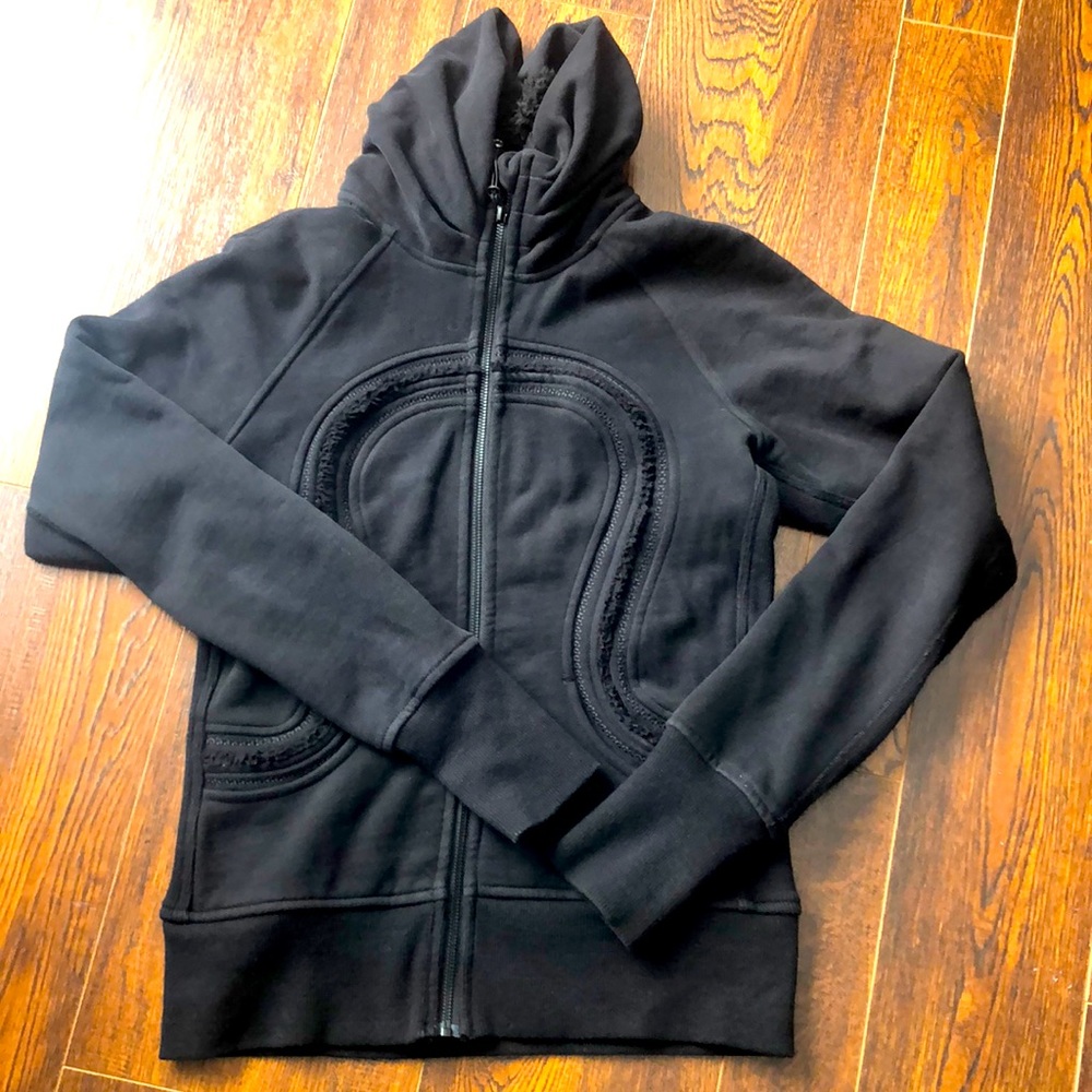 Lululemon Scuba Style Zip up Sweatshirt (without hood)!!!